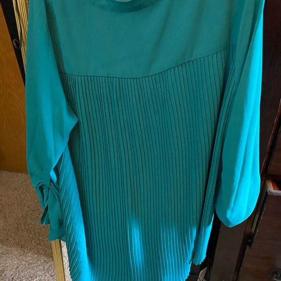 Teal tunic, never worn. - Picture 2 of 2